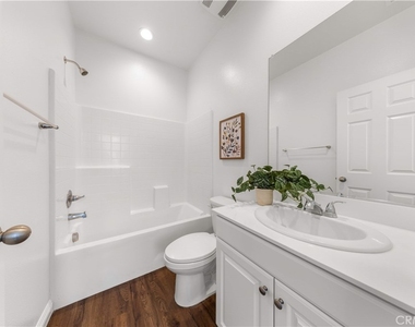 16005 Blueberry Ave - Photo Thumbnail 15