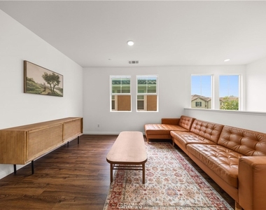 16005 Blueberry Ave - Photo Thumbnail 18