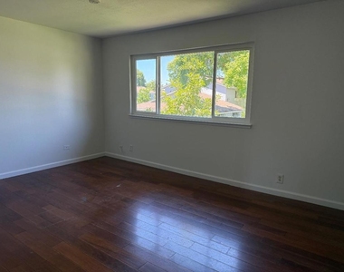 553 Balance Drive - Photo Thumbnail 5