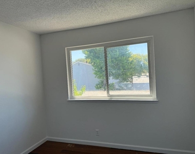 553 Balance Drive - Photo Thumbnail 8