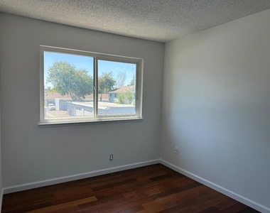 553 Balance Drive - Photo Thumbnail 10