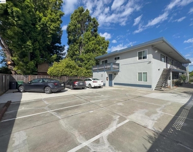 1720 Hearst - Photo Thumbnail 2