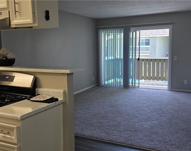 10601 Diana Avenue - Photo Thumbnail 4
