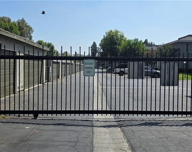 10601 Diana Avenue - Photo Thumbnail 12