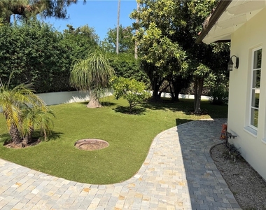 305 W Kenneth Road - Photo Thumbnail 3