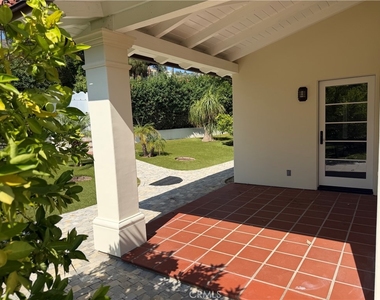 305 W Kenneth Road - Photo Thumbnail 2