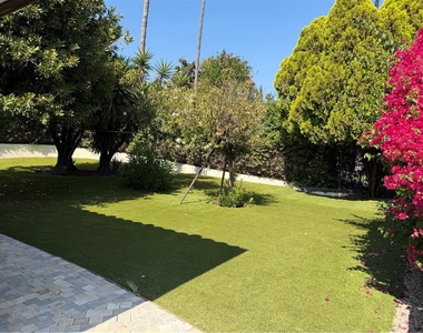 305 W Kenneth Road - Photo Thumbnail 5