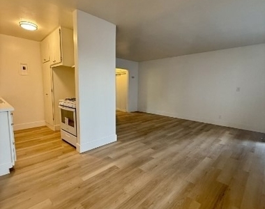 3330 Chapman Street - Photo Thumbnail 2