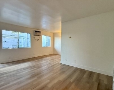 3330 Chapman Street - Photo Thumbnail 4