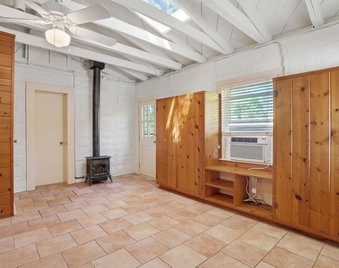 21652 Encina Road - Photo Thumbnail 8