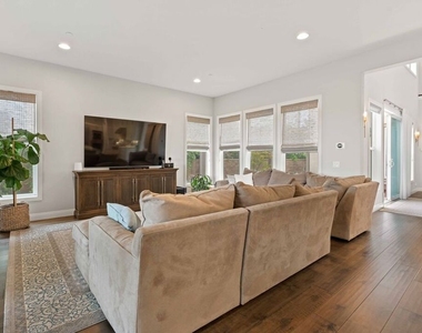 11925 N Ricasoli Way - Photo Thumbnail 31