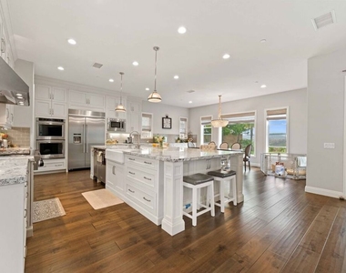 11925 N Ricasoli Way - Photo Thumbnail 10
