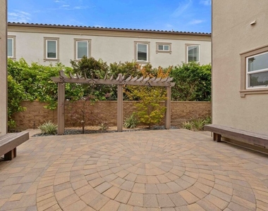 11925 N Ricasoli Way - Photo Thumbnail 6