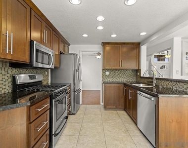 14624 Carmel Ridge Rd - Photo Thumbnail 10