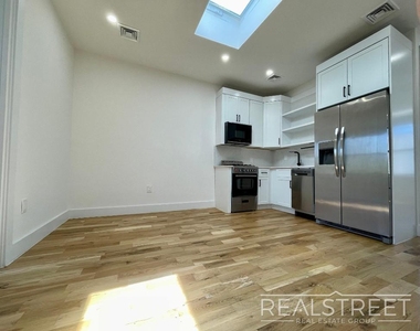 144a Sumpter St - Photo Thumbnail 6