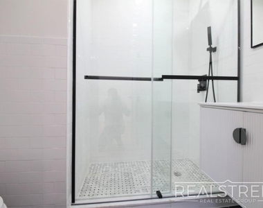 144a Sumpter St - Photo Thumbnail 15