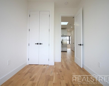 144a Sumpter St - Photo Thumbnail 10