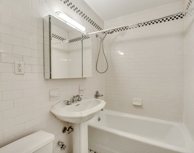 East 25th Street - Photo Thumbnail 2