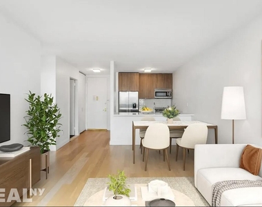 E 94th St - Photo Thumbnail 1
