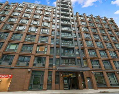 Front Street - Photo Thumbnail 8