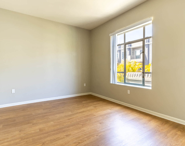 10001 Venice Blvd - Photo Thumbnail 17