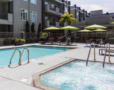10001 Venice Blvd - Photo Thumbnail 22