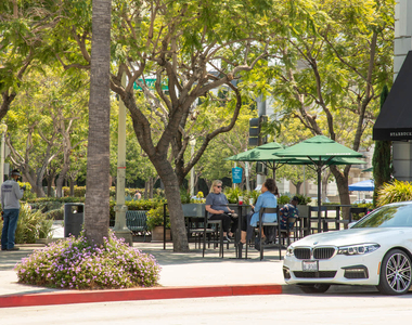 10001 Venice Blvd - Photo Thumbnail 27