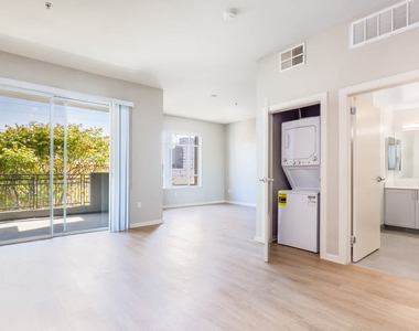 10001 Venice Blvd - Photo Thumbnail 11