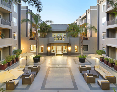 10001 Venice Blvd - Photo Thumbnail 25