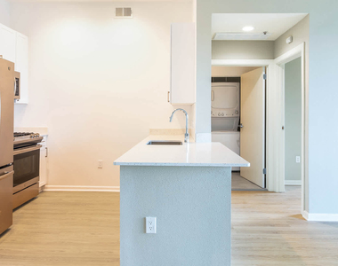 10001 Venice Blvd - Photo Thumbnail 7