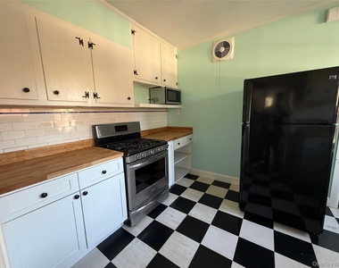 87 Colgate Avenue - Photo Thumbnail 7