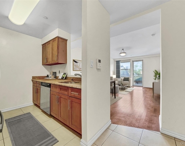 4040 75th Street - Photo Thumbnail 6