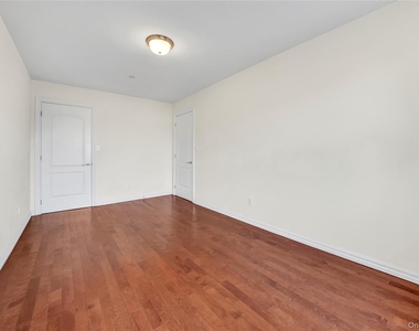 4040 75th Street - Photo Thumbnail 14