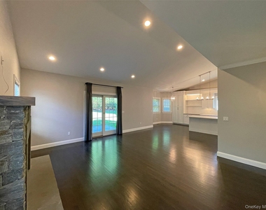 1019 Grove Street - Photo Thumbnail 22