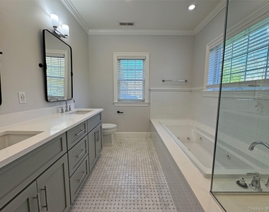 1019 Grove Street - Photo Thumbnail 9