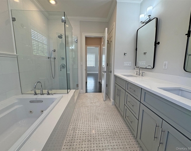 1019 Grove Street - Photo Thumbnail 10