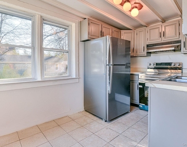 19 Innis Avenue - Photo Thumbnail 10