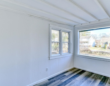 19 Innis Avenue - Photo Thumbnail 7
