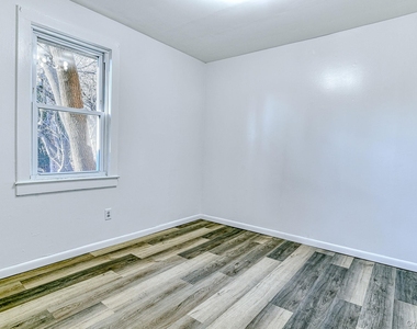 19 Innis Avenue - Photo Thumbnail 12