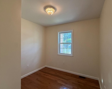 19710 Foothill Avenue - Photo Thumbnail 9
