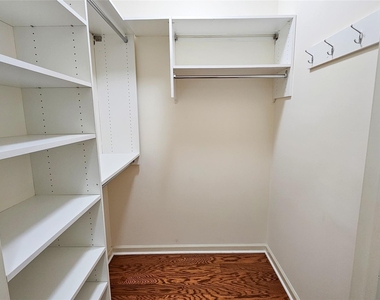 115 Canter Court - Photo Thumbnail 9