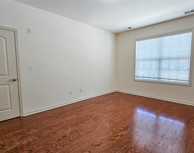 115 Canter Court - Photo Thumbnail 4