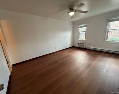 209-14 23rd Avenue - Photo Thumbnail 11
