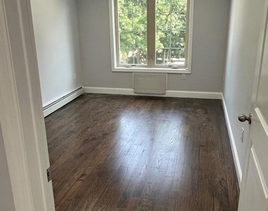 196-28 91st Avenue - Photo Thumbnail 2