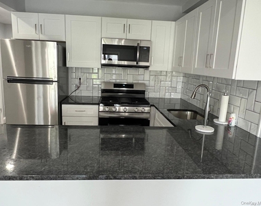 196-28 91st Avenue - Photo Thumbnail 8