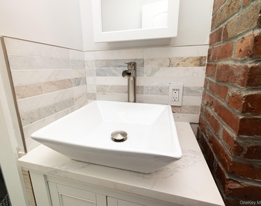 47 Wood Street - Photo Thumbnail 5