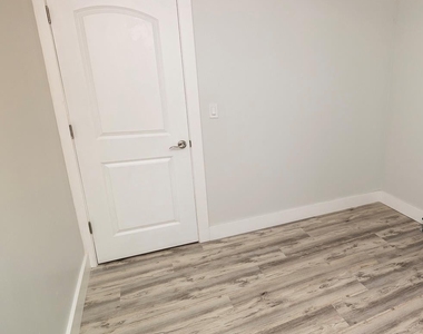 47 Wood Street - Photo Thumbnail 9