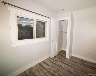 47 Wood Street - Photo Thumbnail 8