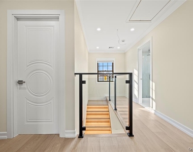 7662 174th Street - Photo Thumbnail 18