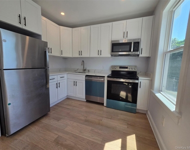 965 Main Street - Photo Thumbnail 1